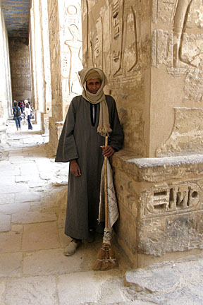 image b4Lm_PC300056_k_v.jpg