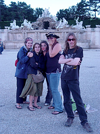 image bE7_663w.jpg